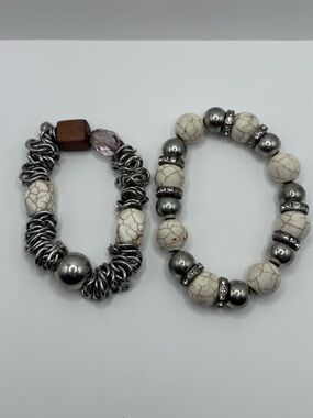 2 Pairs Of Silver Toned White Howlite And Diamond Style Beads Stretch Bracelets.